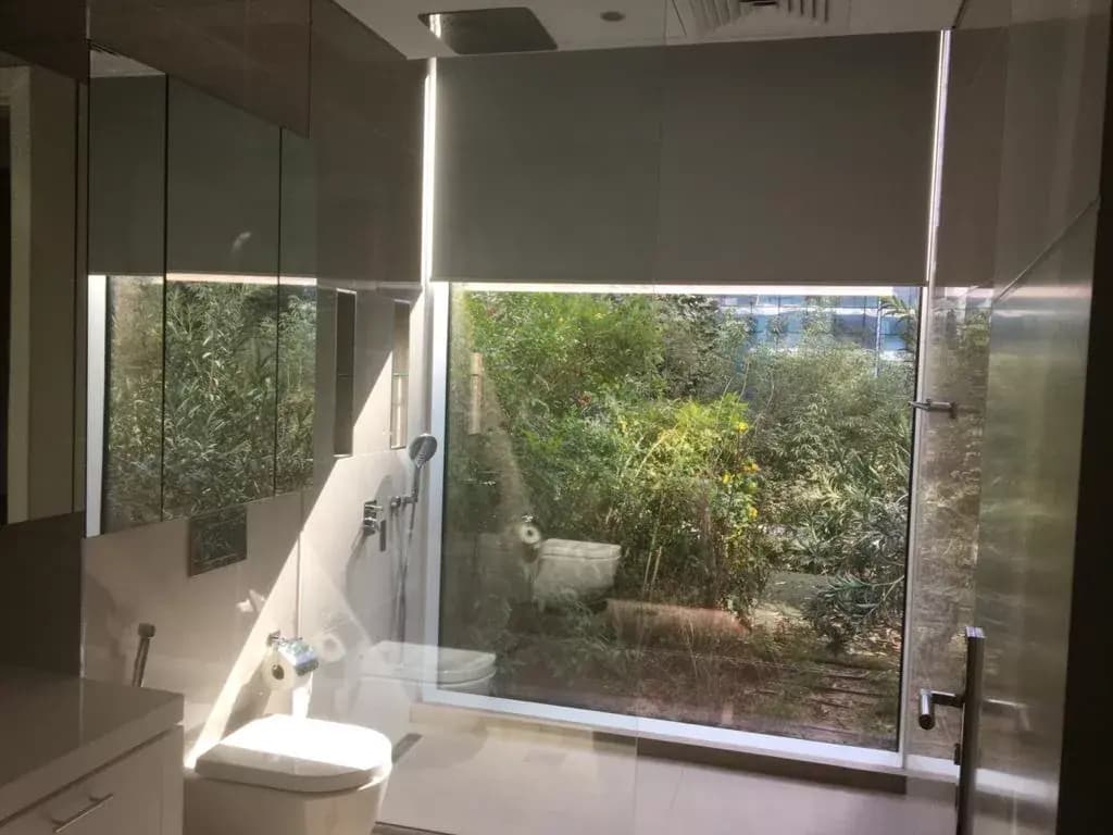 roller blinds in bathroom