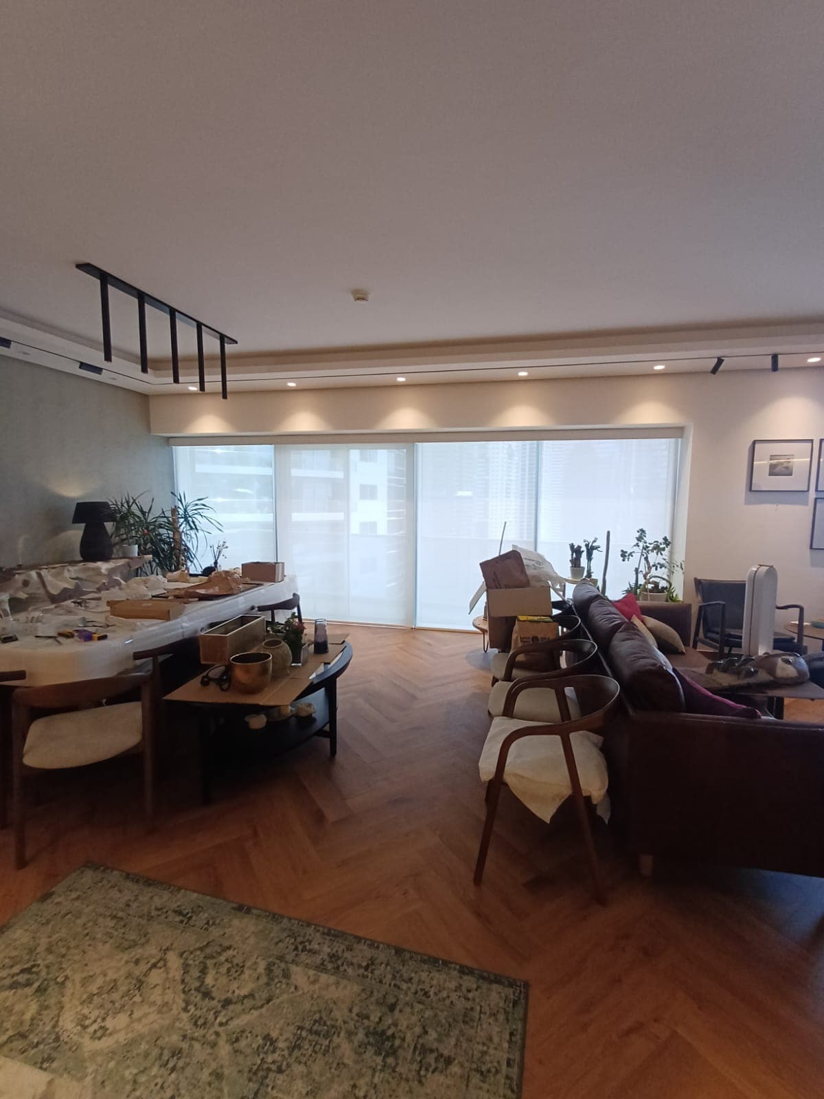Sunscreen blinds Cayan Tower