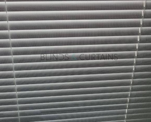 Installed Aluminium Venetian Blinds Dubai (7)